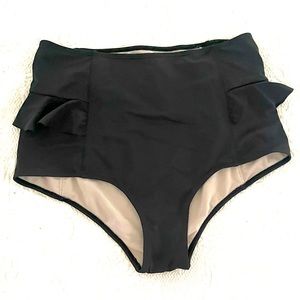 Large Kortni Jean swim bottoms